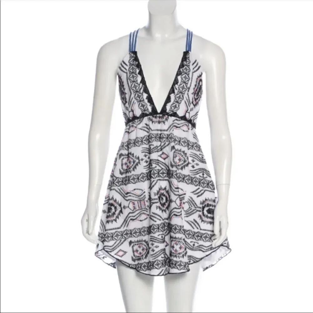 ⭐️SAYLOR Embroidered Mini‎ Dress